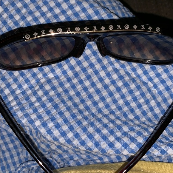 Louis Vuitton Sunglasses! - Picture 2 of 3